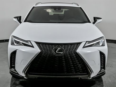 Used 2019 Lexus UX 200 image 4