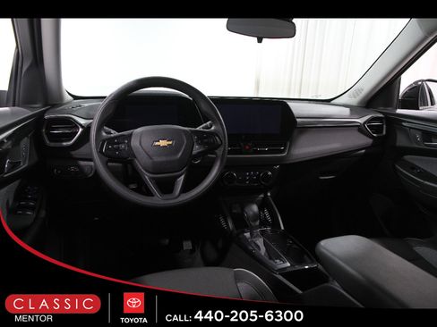 Used 2025 Chevrolet TrailBlazer LT image 6