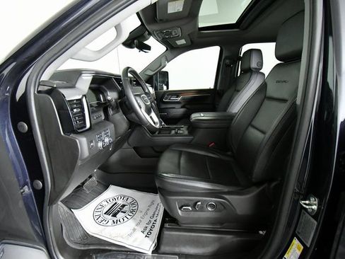Used 2024 GMC Sierra 2500 Denali w/ Denali Reserve Package image 5