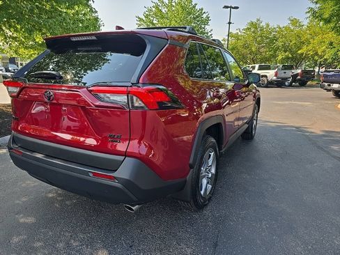 Used 2024 Toyota RAV4 XLE AWD/4WD image 7