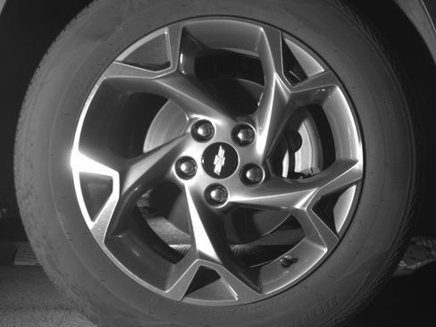 Used 2025 Chevrolet Trax LT FWD image 13