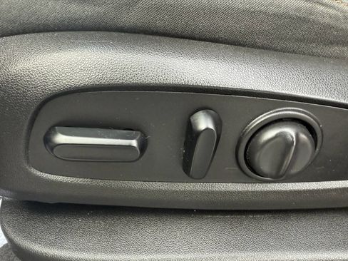 Used 2019 GMC Terrain SLE w/ Driver Convenience Package image 11