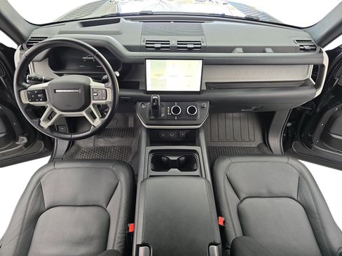 Used 2024 Land Rover Defender 110 SE image 9