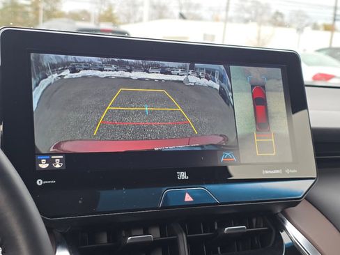 Used 2021 Toyota Venza Limited image 30