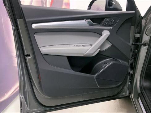 Certified 2025 Audi Q5 2.0T Premium w/ Convenience Plus Package image 25