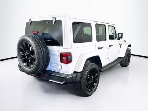 Used 2023 Jeep Wrangler Sahara image 9