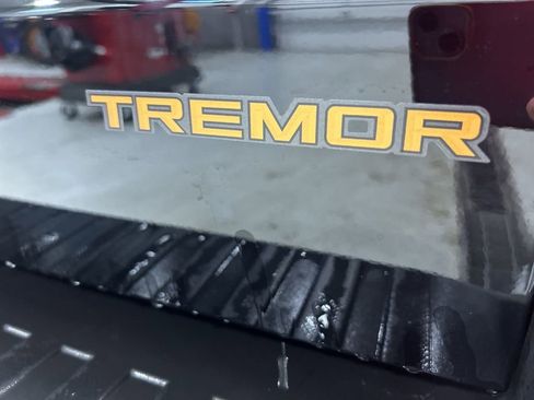 New 2025 Ford Maverick Tremor image 9