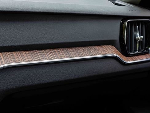 Used 2024 Volvo S60 B5 Plus image 15