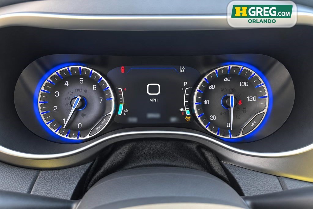 Used 2021 Chrysler Pacifica Touring-L FWD image 15