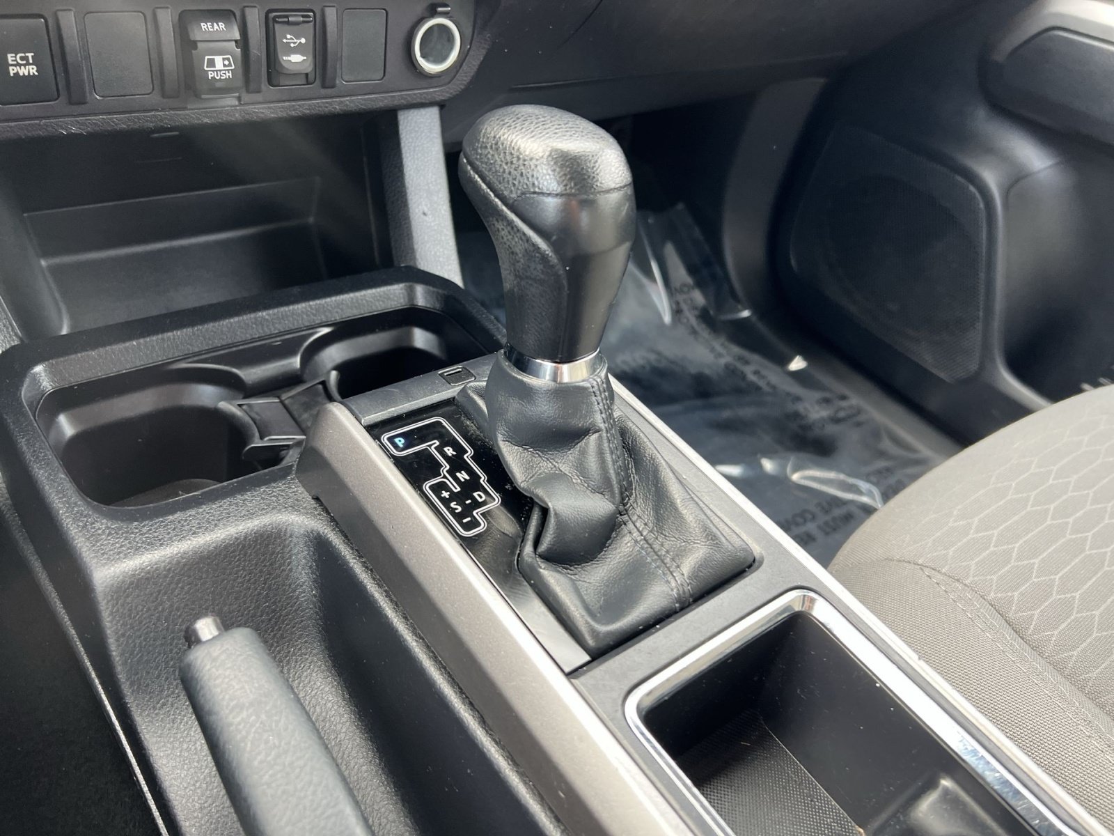 Used 2018 Toyota Tacoma SR5 AWD/4WD image 20