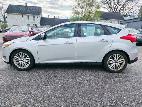 Used 2017 Ford Focus Titanium w/ Titanium Technology Package image 5