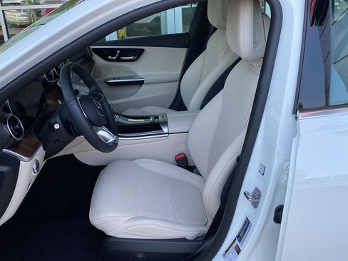 Used 2025 Mercedes-Benz C 300 4MATIC Sedan image 21