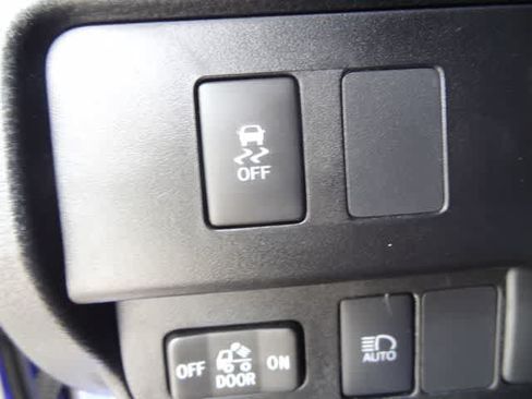 Used 2023 Toyota Tacoma SR5 AWD/4WD image 16