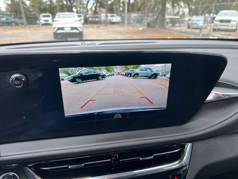 Used 2025 Buick Envista Sport Touring image 21