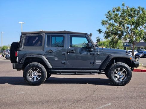 Used 2017 Jeep Wrangler Unlimited Sport w/ Connectivity Group AWD/4WD image 4