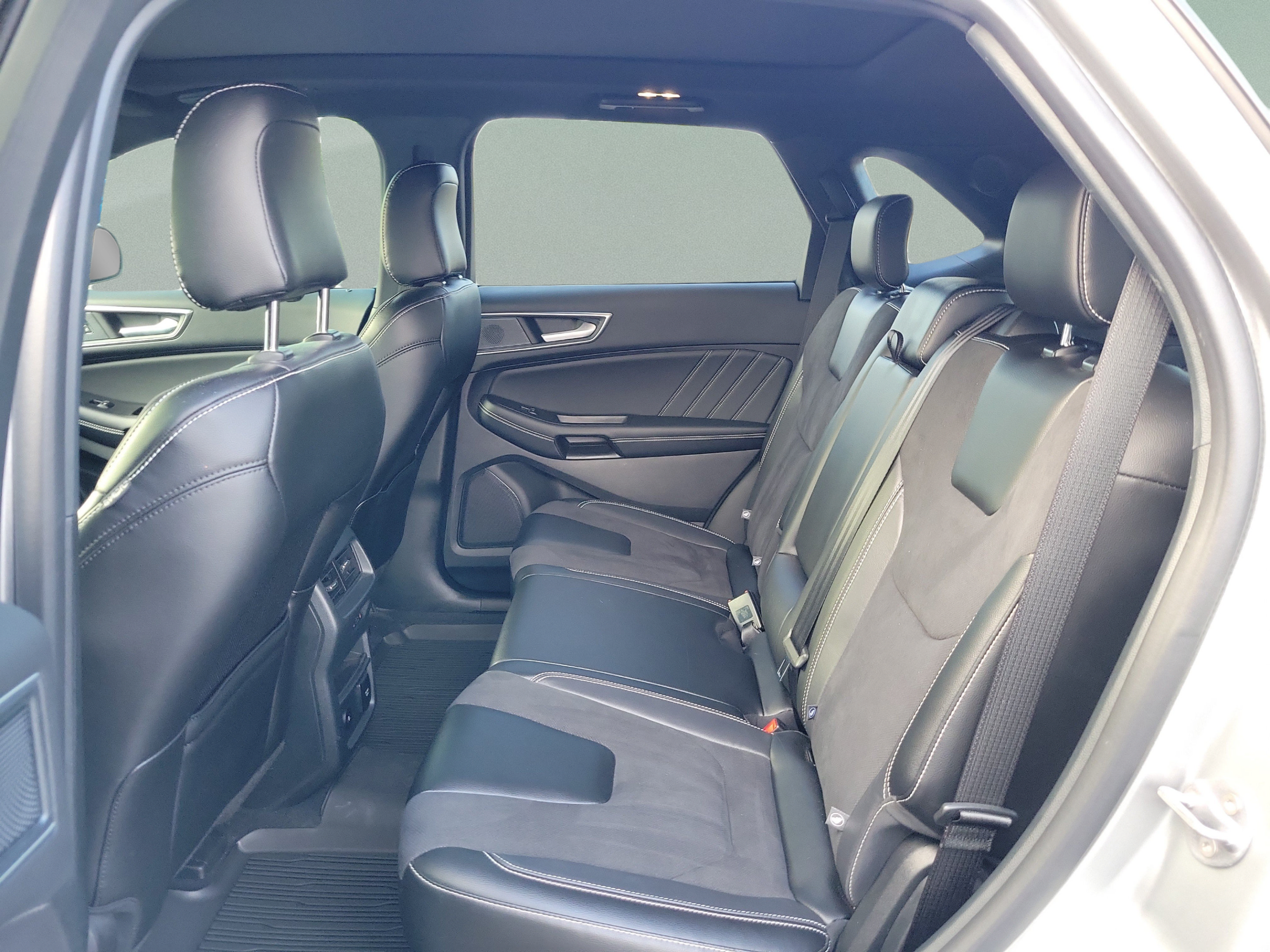 Used 2024 Ford Edge ST w/ Equipment Group 401A AWD/4WD image 10