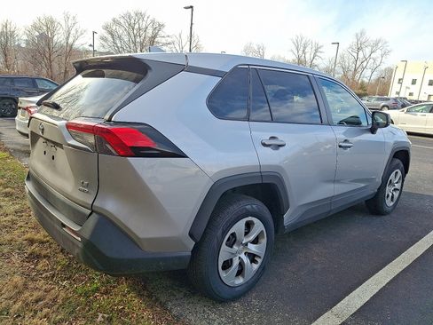 Certified 2022 Toyota RAV4 LE image 4