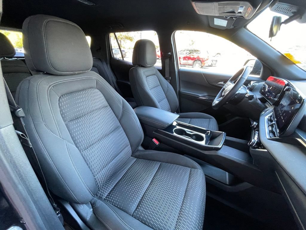 Used 2025 Chevrolet Equinox LT FWD image 29