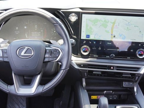 Used 2025 Lexus RX 350 Premium w/ Accessory Package (Z1) FWD image 31