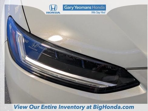Certified 2025 Honda HR-V Sport image 13