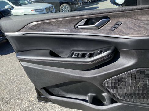 Used 2023 Jeep Grand Cherokee L Limited w/ Black Appearance Package image 20