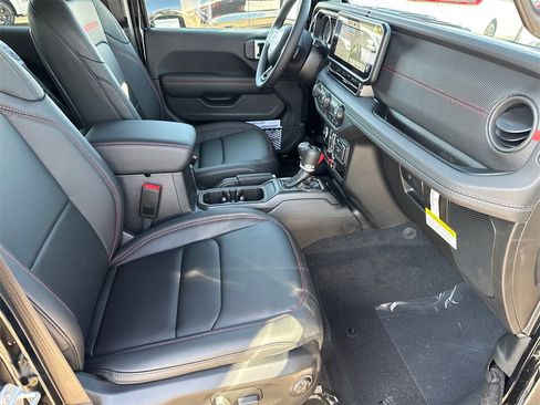 New 2026 Jeep Wrangler Unlimited Rubicon image 15