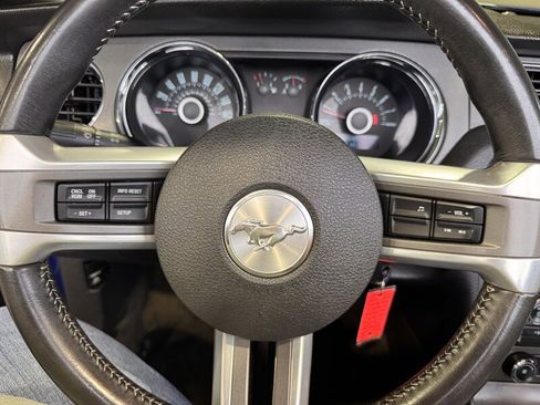 Used 2013 Ford Mustang Convertible image 21