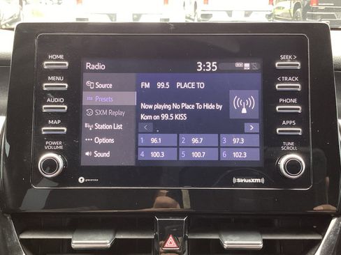 Used 2022 Toyota Camry SE FWD image 5