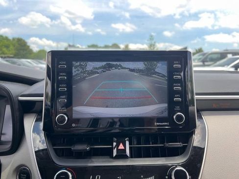Used 2021 Toyota Corolla LE w/ LE Convenience Package FWD image 24