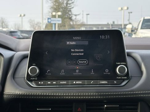 Used 2023 Nissan Rogue S image 28