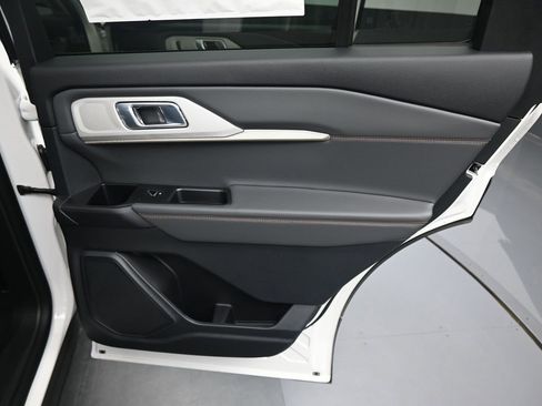 New 2026 Ford Explorer Active w/ Active Comfort Package image 19