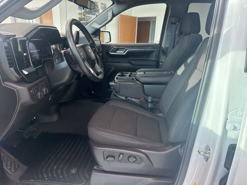 Used 2024 Chevrolet Silverado 1500 LT image 10