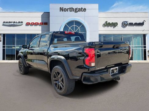 Used 2024 Chevrolet Colorado Trail Boss w/ Advanced Trailering Package AWD/4WD image 3