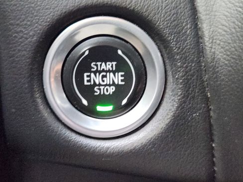 Used 2021 Chevrolet Suburban LT image 21