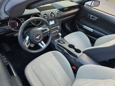 Used 2021 Ford Mustang Convertible image 6