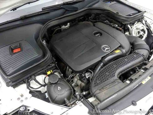 Used 2021 Mercedes-Benz GLC 300 4MATIC image 33