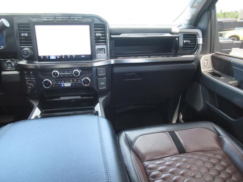 Used 2024 Ford F250 Lariat w/ Lariat Ultimate Package AWD/4WD image 14