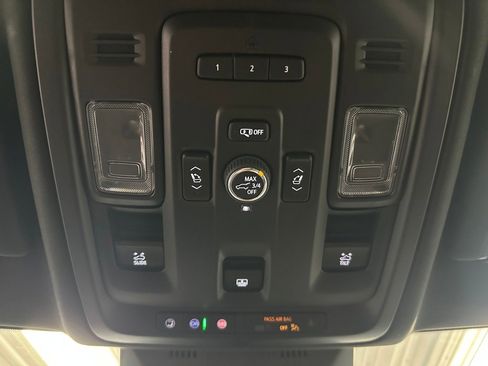 Certified 2024 Cadillac Escalade Premium Luxury image 22