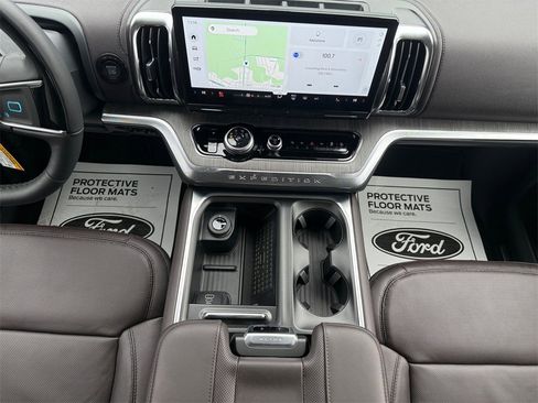 New 2025 Ford Expedition Max Platinum w/ Platinum Ultimate Package image 11