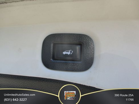 Used 2019 Nissan Rogue SV AWD/4WD image 13