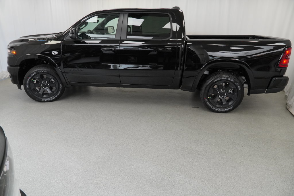 New 2026 RAM 1500 Big Horn AWD/4WD image 14