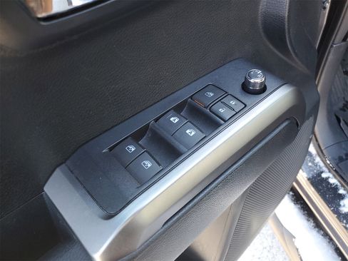 Used 2016 Toyota Tacoma TRD Sport image 20