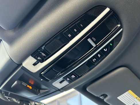 Used 2022 Porsche Cayenne E-Hybrid Coupe image 76