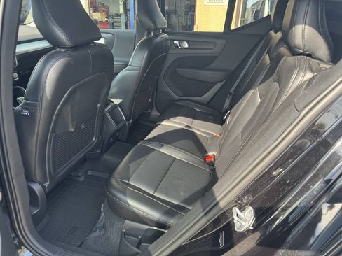 Used 2020 Volvo XC40 T5 Momentum AWD/4WD image 32