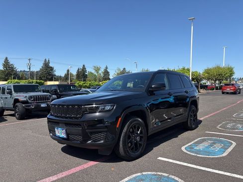 Used 2025 Jeep Grand Cherokee L Altitude AWD/4WD image 7