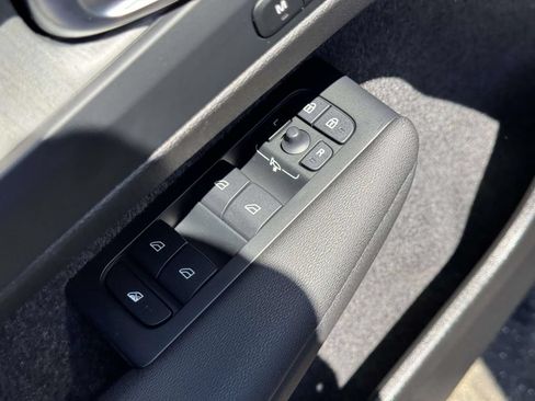 Certified 2026 Volvo XC40 B5 Plus w/ Protection Package Premier AWD/4WD image 18