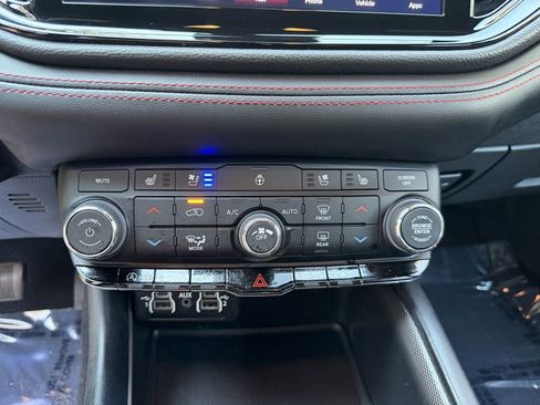 Used 2023 Dodge Durango GT image 27