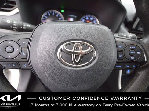 Used 2021 Toyota RAV4 XLE image 26