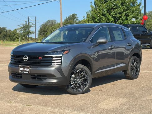 New 2025 Nissan Kicks SR image 2