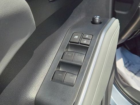 Used 2024 Toyota Highlander XLE AWD/4WD image 14